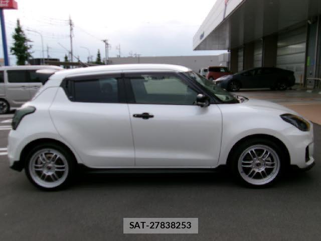 Suzuki SWIFT 2023-06 8054295-7