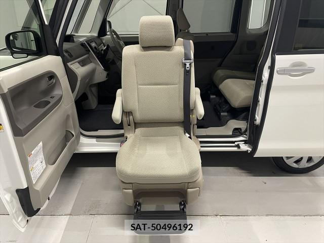 Daihatsu TANTO 2017-04 8054970-4
