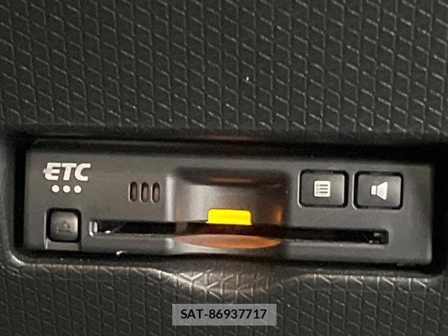 Daihatsu TANTO 2023-10 8055166-6