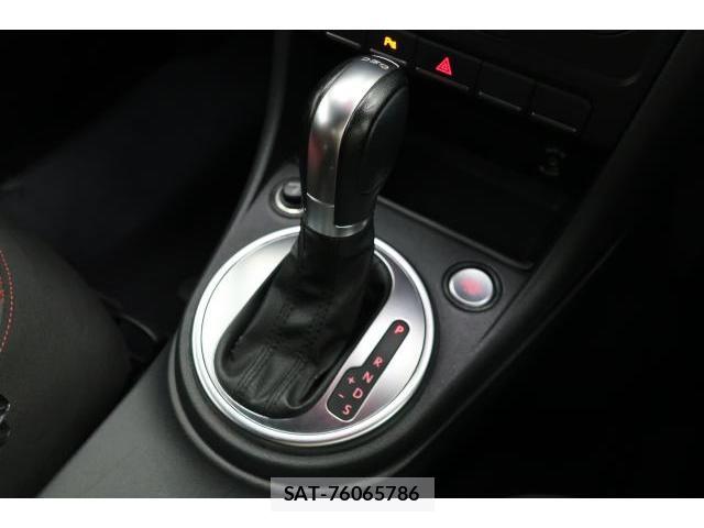 VolksWagen THE BEETLE 2015-02 8053228-9