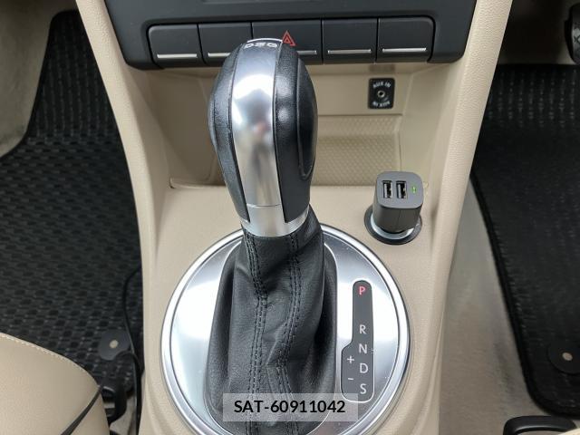 VolksWagen THE BEETLE 2013-03 8053570-15