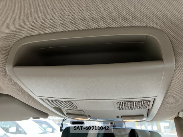 VolksWagen THE BEETLE 2013-03 8053570-16