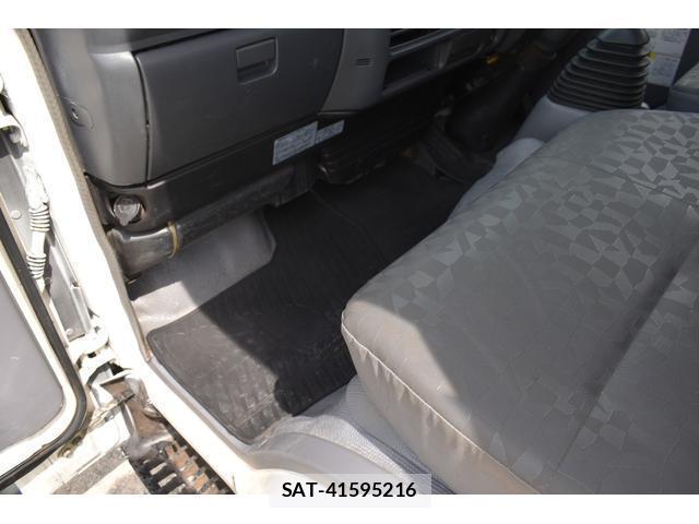 Mazda TITAN 2005-06 8053553-12