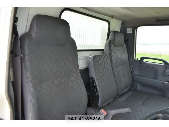 Mazda TITAN 2005-06 8053553-4
