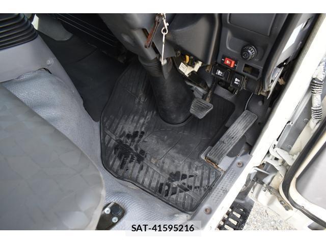 Mazda TITAN 2005-06 8053553-6