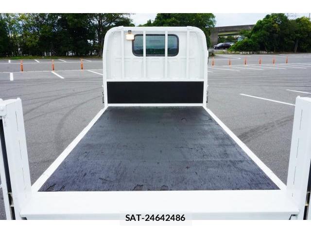 Mazda TITAN 2013-11 8054000-4