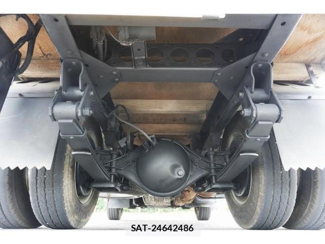 Mazda TITAN 2013-11 8054000-7