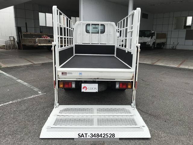 Mazda TITAN 2018-06 8055726-6