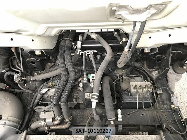 Mazda TITAN 2015-11 8055727-11