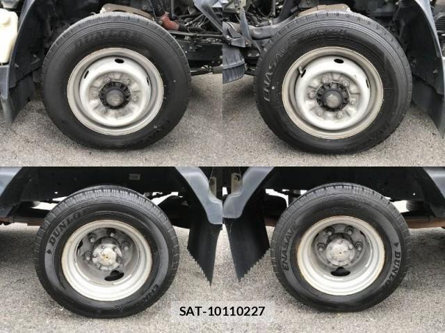 Mazda TITAN 2015-11 8055727-13