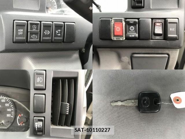 Mazda TITAN 2015-11 8055727-15
