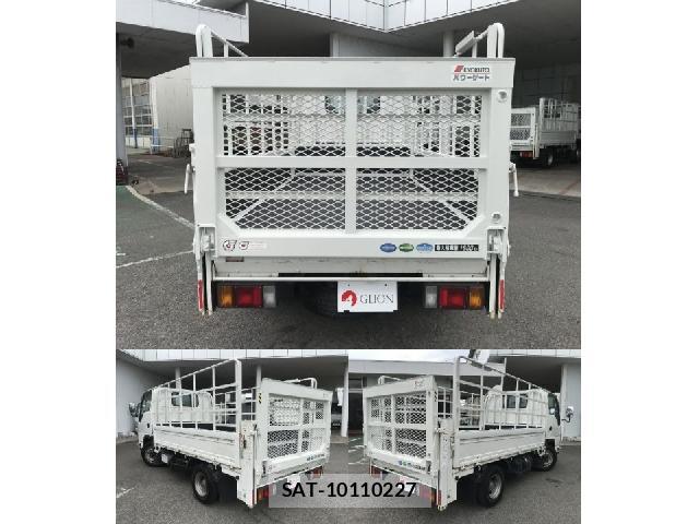 Mazda TITAN 2015-11 8055727-4