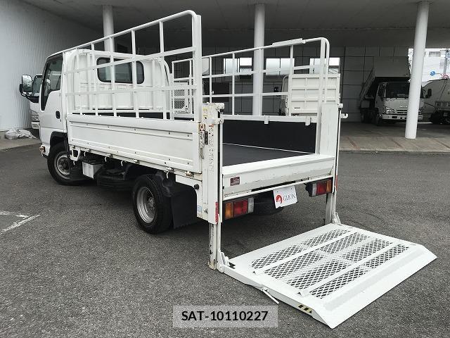 Mazda TITAN 2015-11 8055727-5