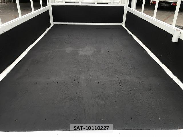 Mazda TITAN 2015-11 8055727-8