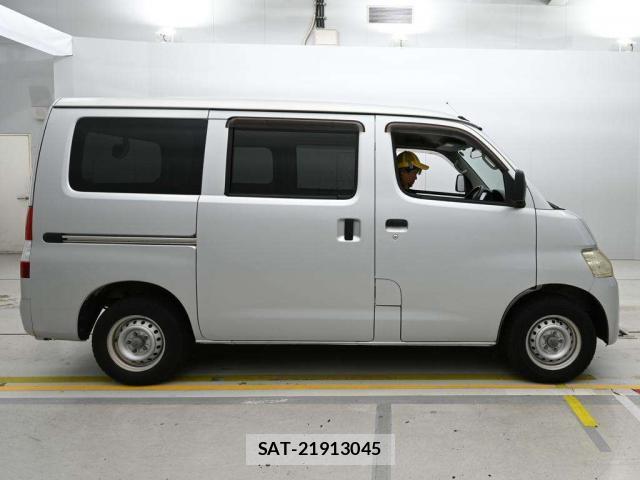 Toyota TOWNACE VAN 2017-05 8055124-10