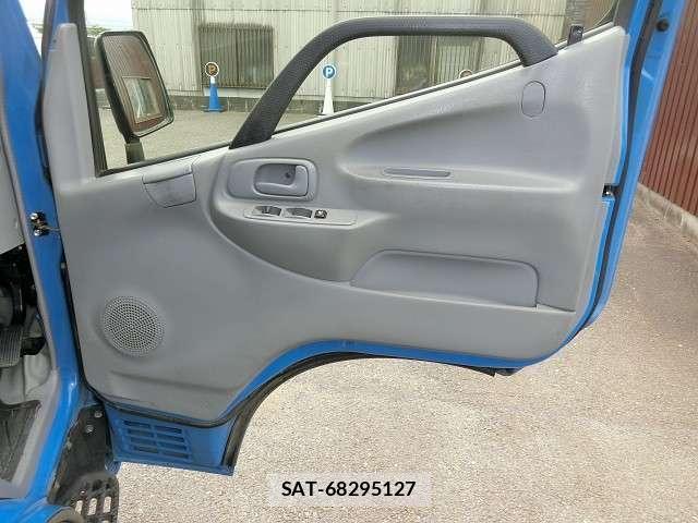 Toyota TOYOACE 2015-07 8054292-19