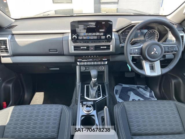 Mitsubishi TRITON 2025-08 8053821-1