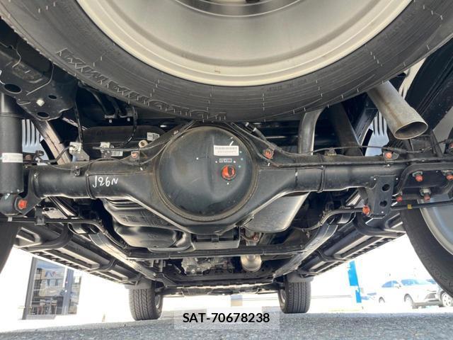 Mitsubishi TRITON 2025-08 8053821-18