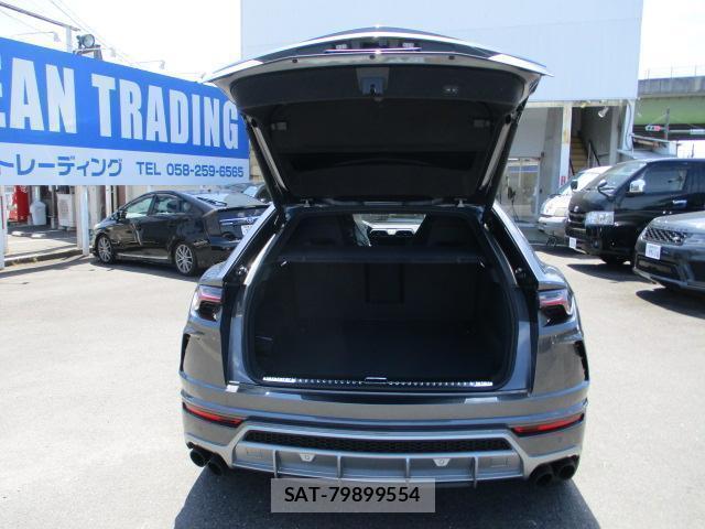 Lamborghini URUS 2019-06 8054294-18