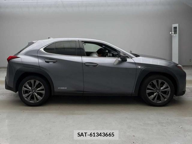 Lexus UX 2019-09 8055036-12
