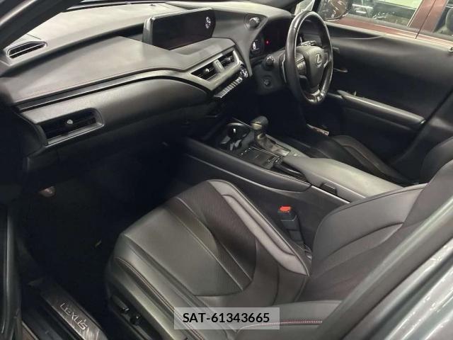 Lexus UX 2019-09 8055036-5