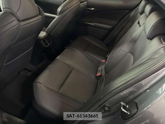 Lexus UX 2019-09 8055036-6
