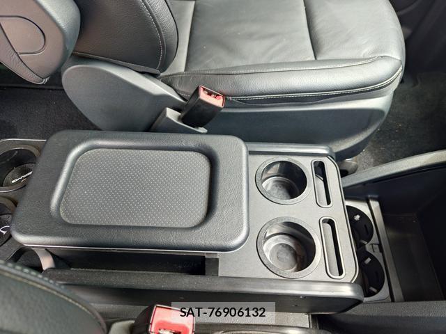 Mercedes Benz V-CLASS 2017-12 8053239-16