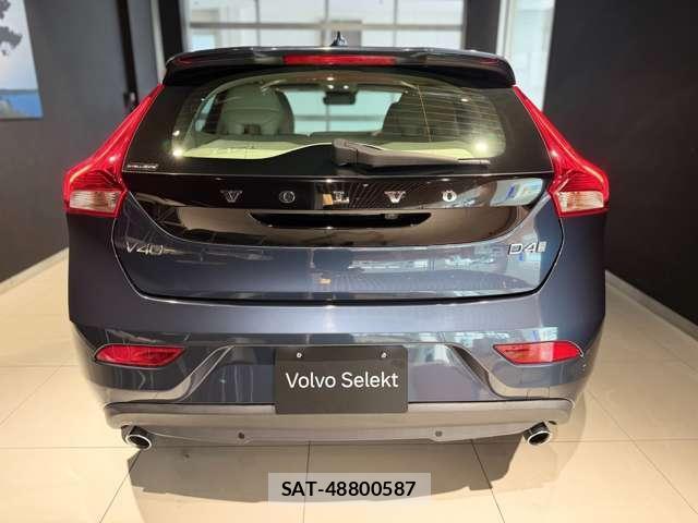 Volvo V40 2017-06 8054042-16