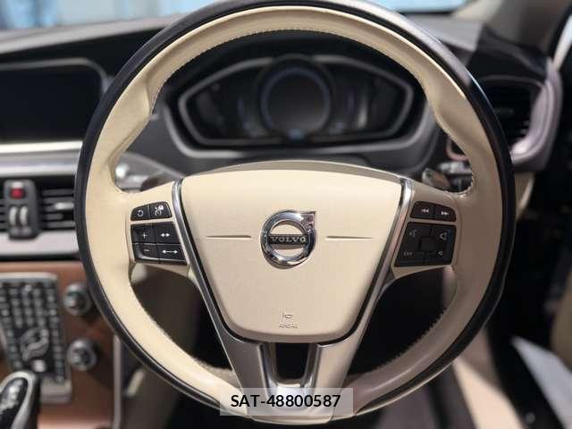 Volvo V40 2017-06 8054042-3