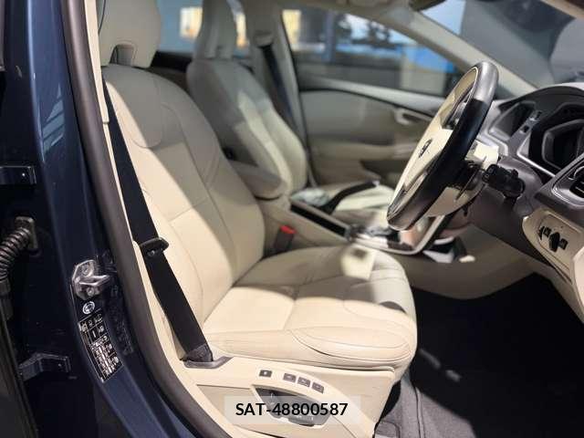 Volvo V40 2017-06 8054042-5