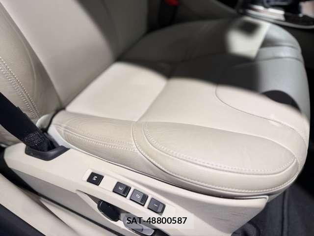 Volvo V40 2017-06 8054042-6