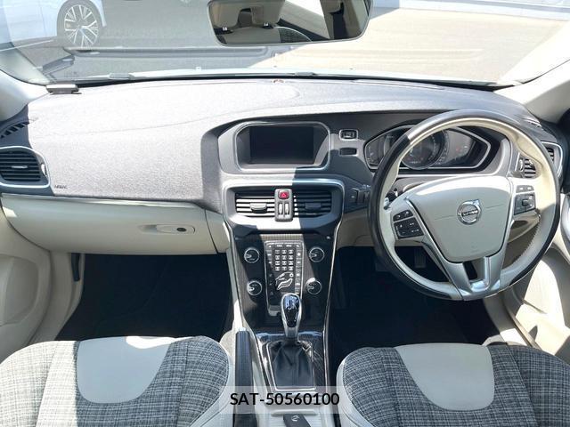Volvo V40 2017-01 8054216-1