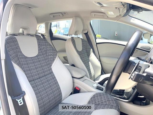 Volvo V40 2017-01 8054216-10