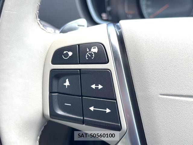 Volvo V40 2017-01 8054216-6