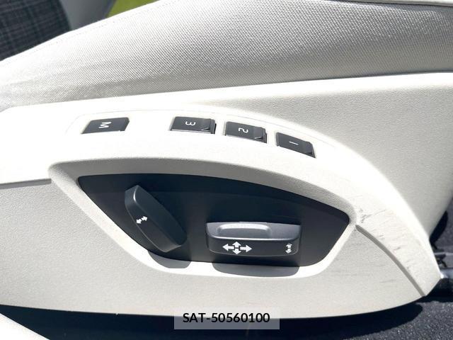 Volvo V40 2017-01 8054216-8