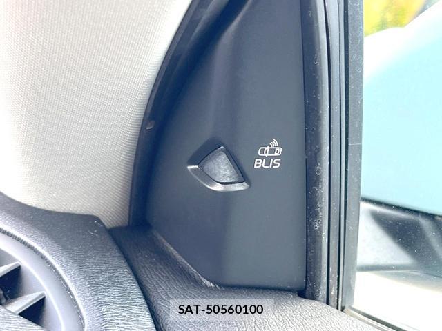 Volvo V40 2017-01 8054216-9