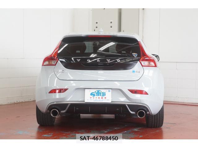 Volvo V40 2013-07 8055221-10