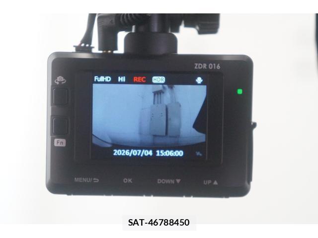 Volvo V40 2013-07 8055221-18