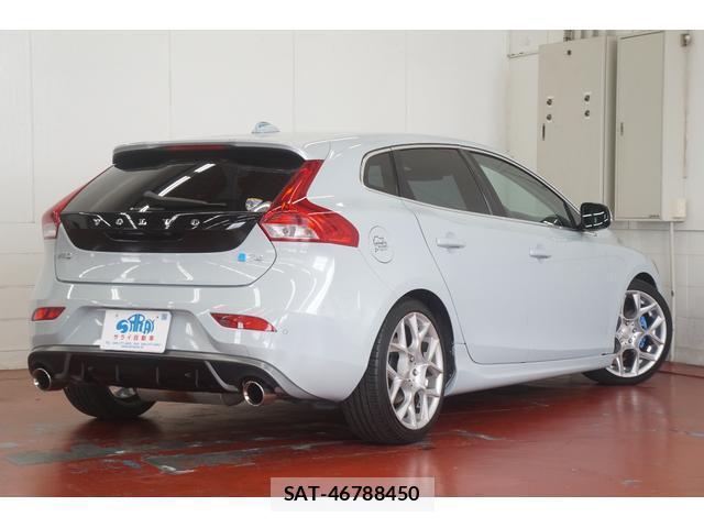 Volvo V40 2013-07 8055221-4