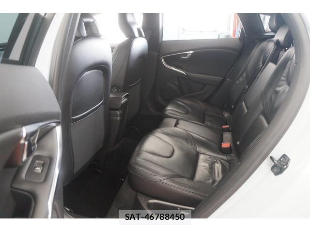 Volvo V40 2013-07 8055221-8