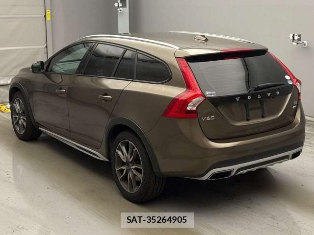 Volvo V60 2017-09 8055065-1