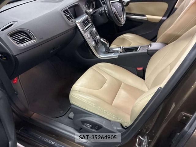 Volvo V60 2017-09 8055065-5