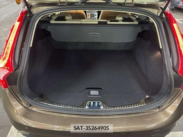 Volvo V60 2017-09 8055065-7