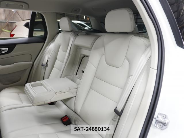 Volvo V60 2021-04 8055228-14