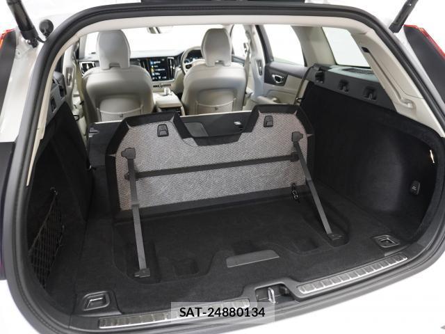 Volvo V60 2021-04 8055228-15