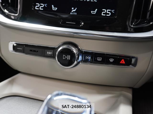 Volvo V60 2021-04 8055228-4