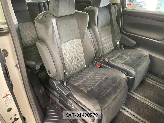Toyota VELLFIRE 2019-05 8055917-15