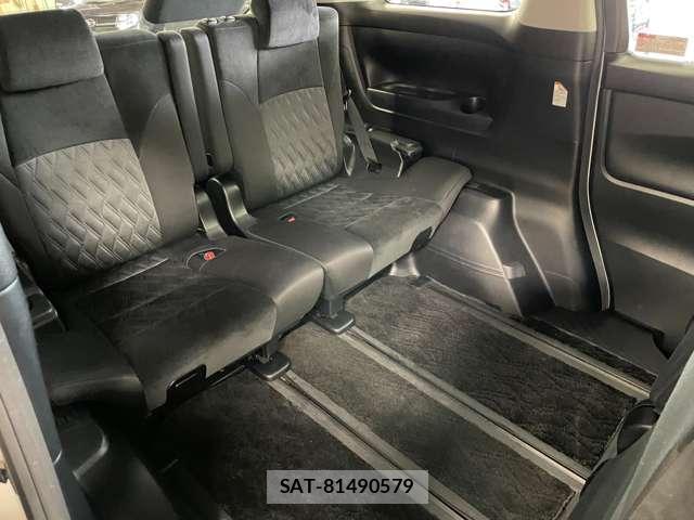 Toyota VELLFIRE 2019-05 8055917-16