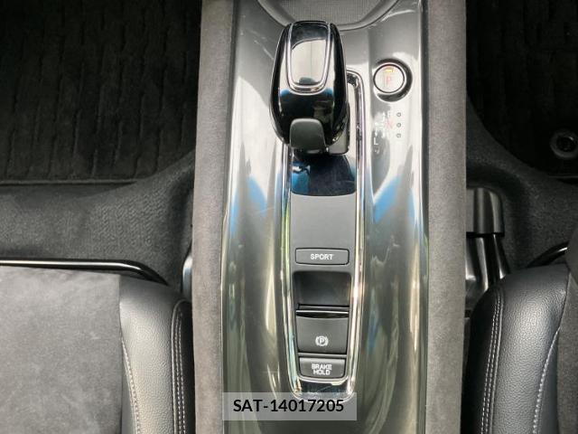 Honda VEZEL 2019-06 8054512-17