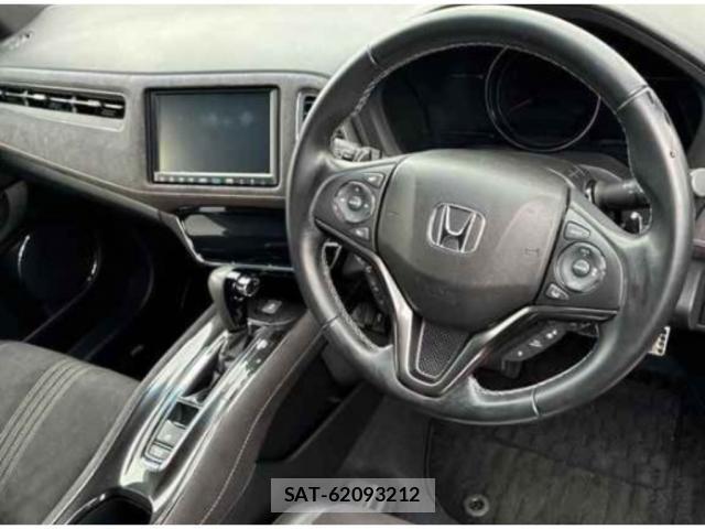 Honda VEZEL 2020-03 8054746-2